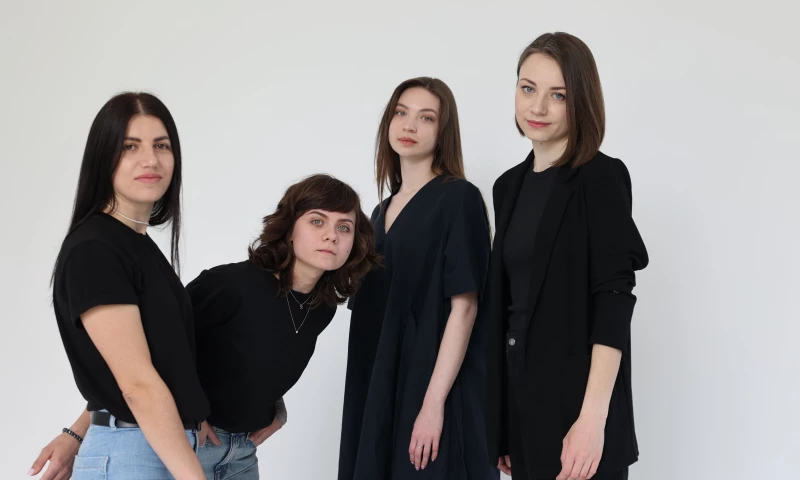 Heads Company - Photo - 2