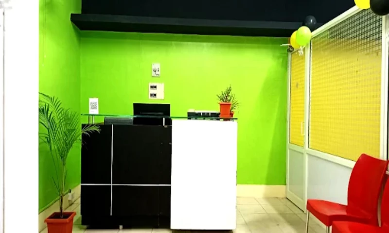 Queen Touch Technology - Photo - 2