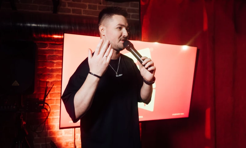 Shov - Photo - 2