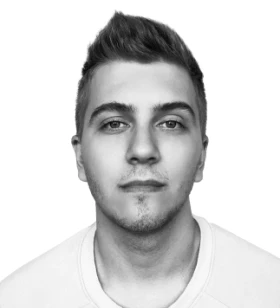 UI/UX & Graphic Designer