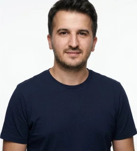 Senior Art Director