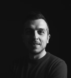 Senior Graphic, Motion and UX/UI Designer