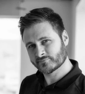 Web and Logo Designer