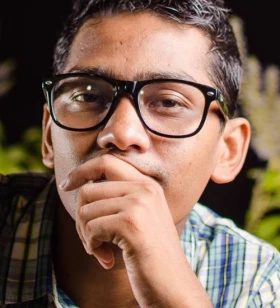 CREATIVE ART DIRECTOR