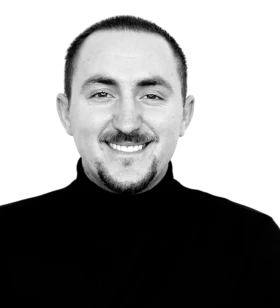 CREATIVE & CONTENT DIRECTOR