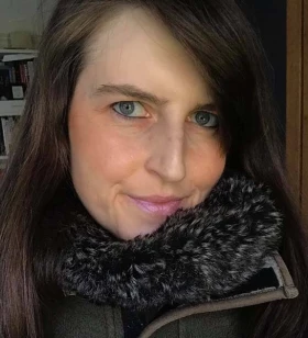 Associate marketing executive