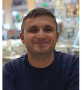 Co-funder & Web Designer