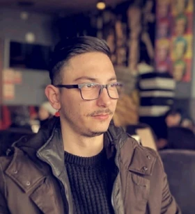 UI/UX & Graphic Design