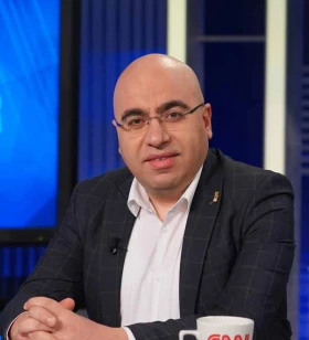 CO-FOUNDER & DIRECTOR