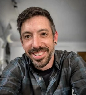 Videographer & Senior Graphic Designer