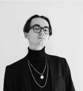 UX/UI designer + Product designer