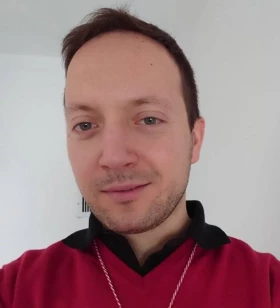 Application Programmer at deVRealm - React Native Front End