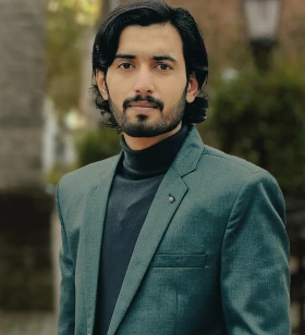 Senior Graphic Designer And Project Manager