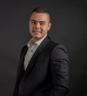 Web Developer & AI Consultant