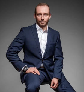 Partner, Art Director