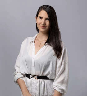 SENIOR Graphics Designer