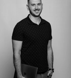 SENIOR Web developer