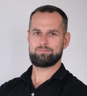 CHIEF EXECUTIVE OFFICER