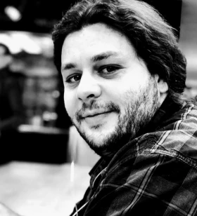 Business, Service & UX Designer (Co-Founder)