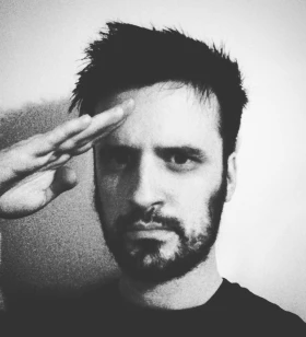 Graphic & UX/UI Designer & Developer