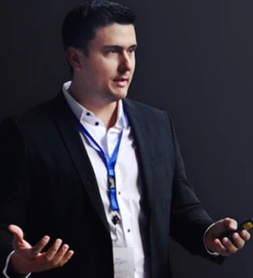 CONSULTOR DE MERCADEO DIGITAL | CONFERENCISTA INTERNACIONAL