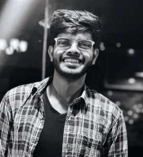 Senior UI UX Desiner