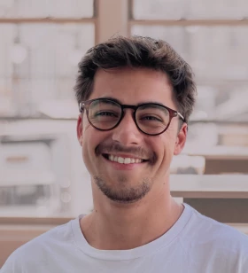 Senior UI/UX Designer