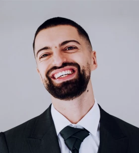 Senior UI/UX Designer