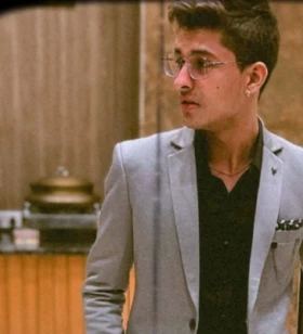 UI/UX Graphic Designer