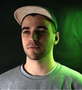 UI/UX Designer & Illustrator