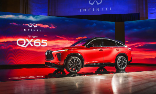 A red INFINITI QX65