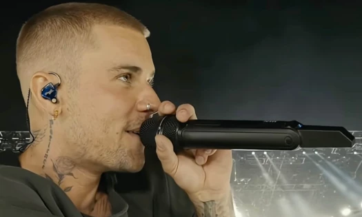 Justin Bieber performing in Coachella