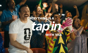 Jason Sudeikis watching the World Cup with fans
