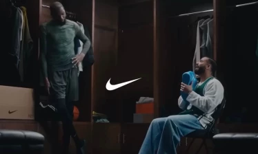 Drake and Kevin Durant talking about shoes