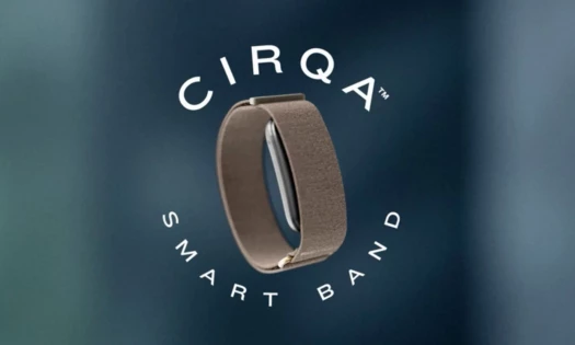 Garmin's Cirqa Smart Band against a blue background.