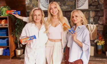 Lindsay Lohan Nods to 'Parent Trap' in REESE'S OREO 1st Birthday Ad