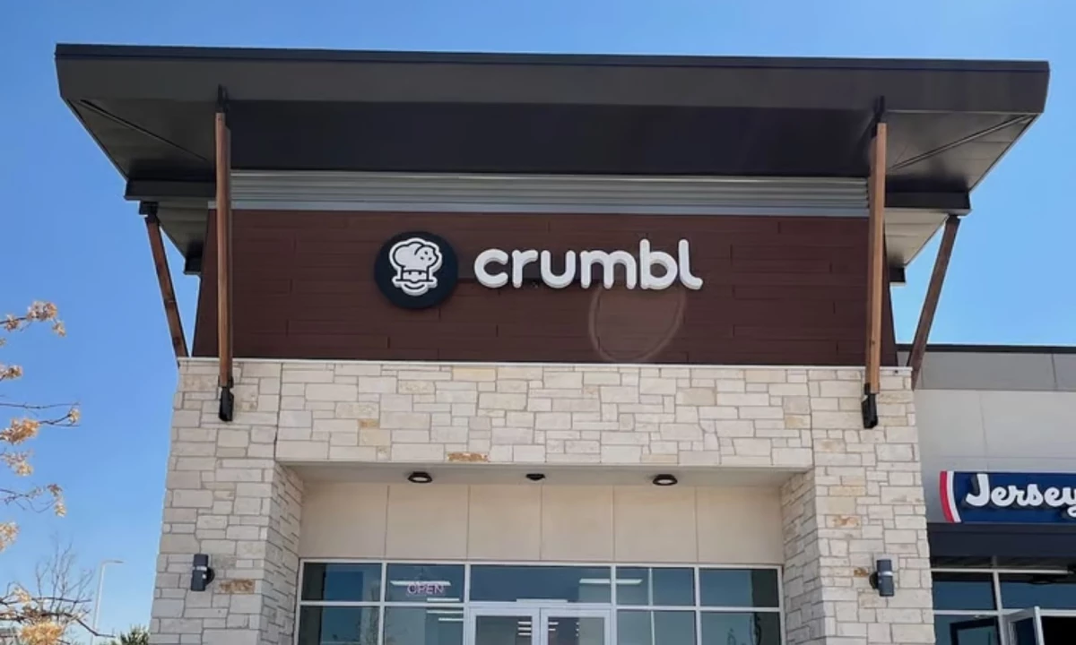 Crumbl's storefront in Lubbock, Texas