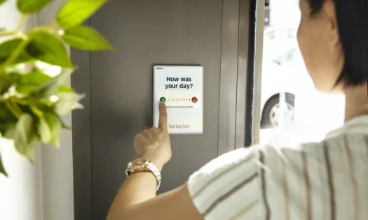 Open customer feedback: a woman answering a survey question