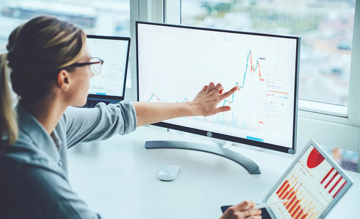 Trade Marketing Guide: Definition, Strategies, and Examples