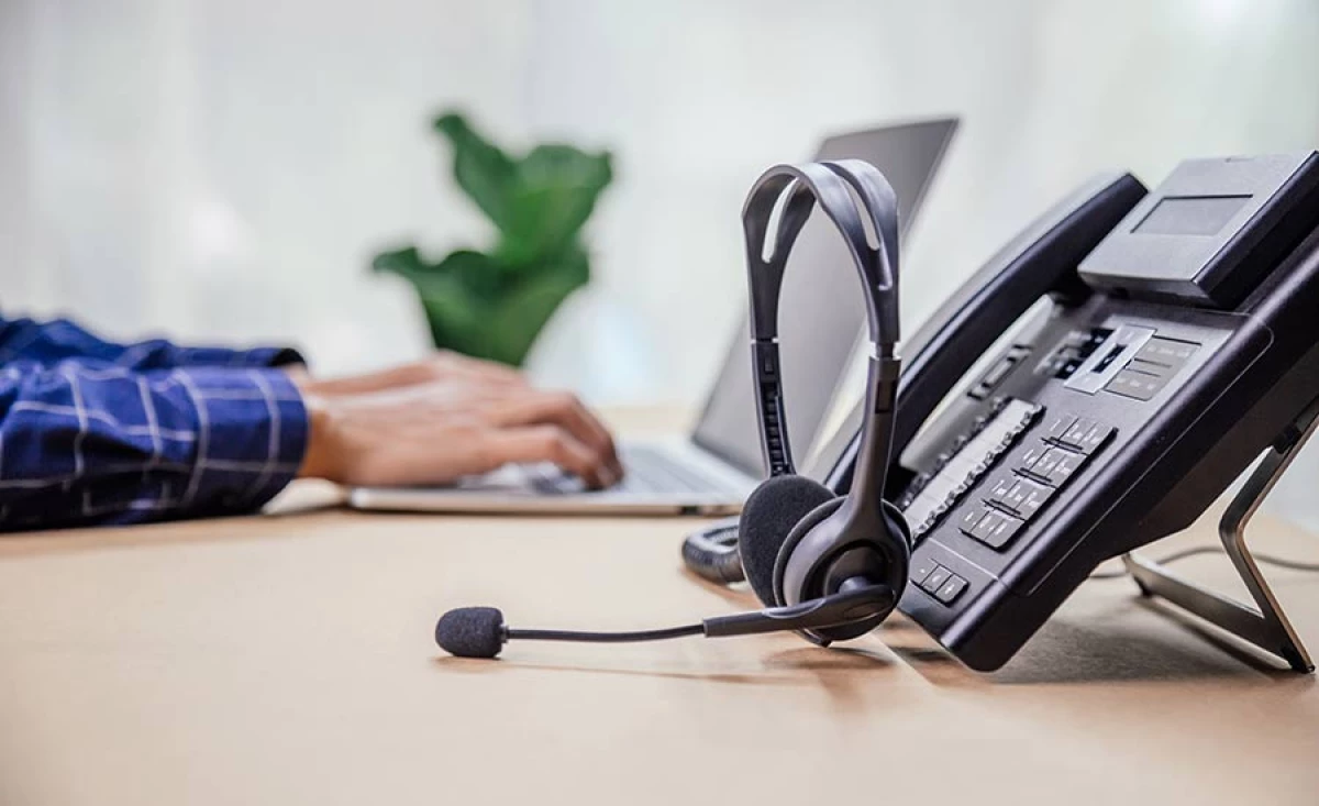 What Is Hosted VoIP? A Full Guide to Features, Benefits, and Providers