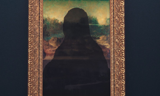 Empty Mona Lisa painting in EasyJet "Get Out There" ad