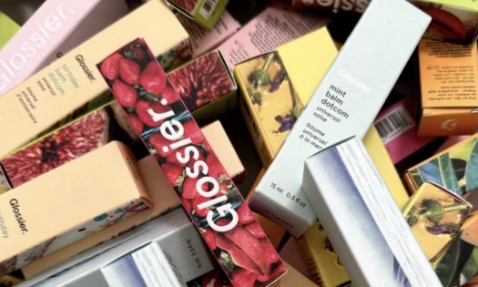 Glossier's Balm Dotcom