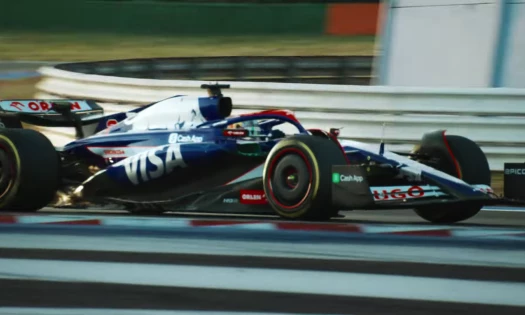 Daniel Ricciardo Races a Visa Car