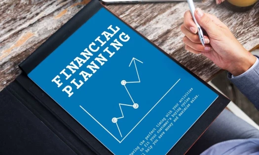 Social Media for Financial Services: Strategies, Tips & Examples