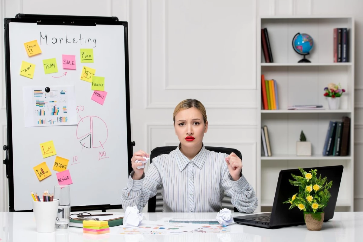 How To Become a Branding Expert in 2026