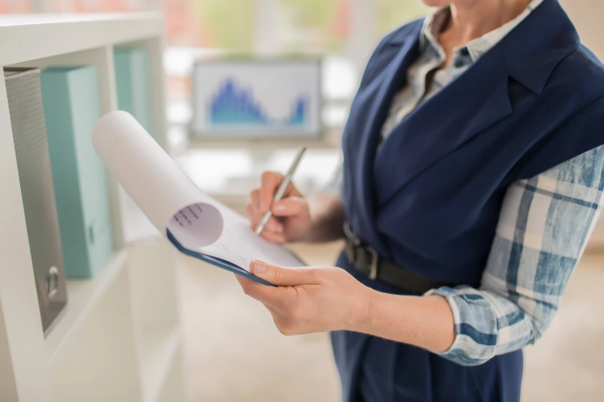 RFP Response Guide: How To Draft a Response That Wins Clients