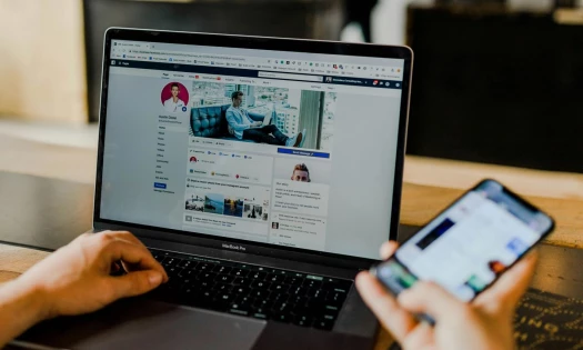 Affiliate Marketing Laptop Online Earnings