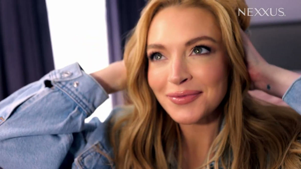 'Parent Trap' Star Lindsay Lohan Swaps Styles in Nostalgic 'Nexxus' Campaign