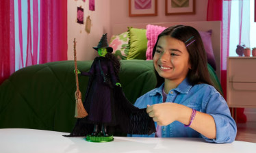 Mattel Faces Backlash for 'Wicked' Doll Packaging Misprint ...