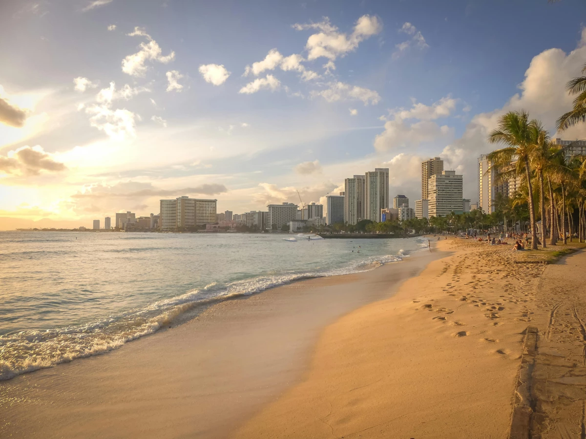 Hawaii's Holiday Retail Sales Growth Expected to Soar to 11.7%, Tripling National Average